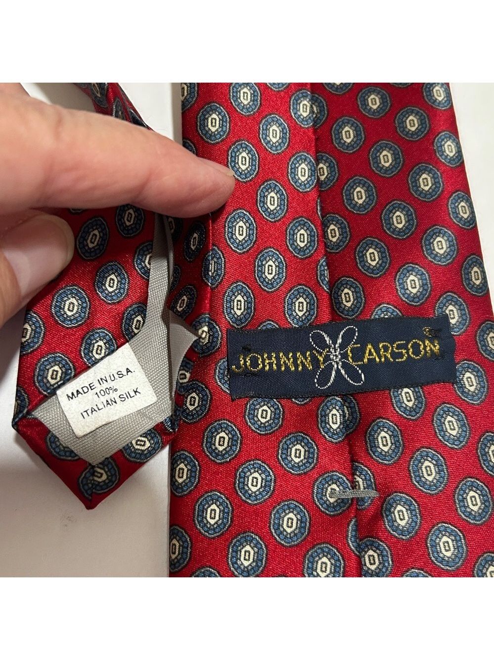 Johnny Carson vintage Elegant Paisley and Geometric Patterned Ties. Set of 2. - Picture 5 of 10